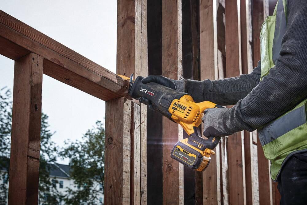 Пила шабельна акумуляторна DeWALT DCS386NT - Зображення 7