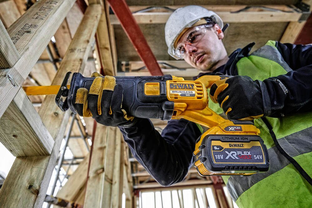 Пила шабельна акумуляторна DeWALT DCS389NT - Зображення 4